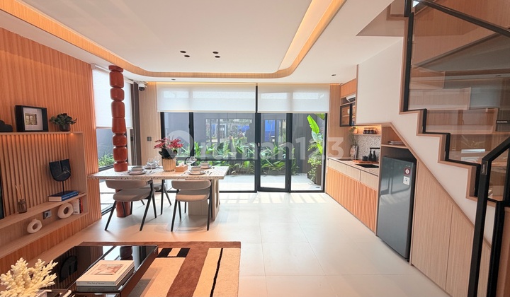 Goldtops Beverly Livin 3 Lantai 4 Kamar Tidur Lokasi Cosmo & Neo Goldtops Beverly Livin 3 Lantai 4 Kamar Tidur Lokasi Cosmo & Neo