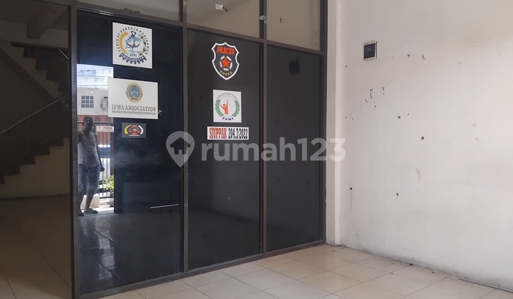 For Rent: Downtown Shop House