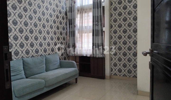 Dijual Rumah Tengah Kota Dekat Sekolahan