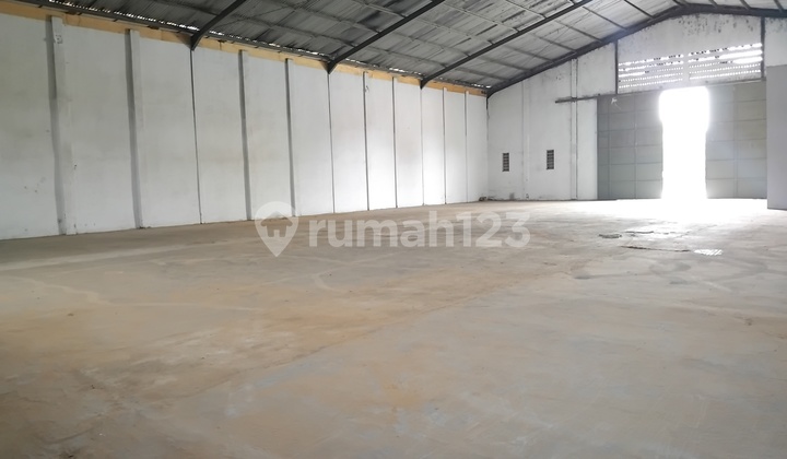 Warehouse for Rent Near Highway