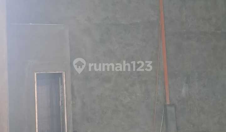 Good Warehouse in a Strategic Commercial Location Near Suramadu, Perak, and Tambaksumur Toll Road