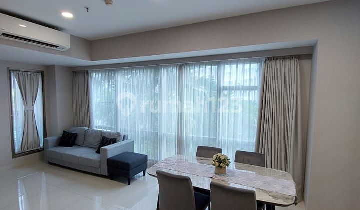 Favorite Crazy Rich 3-Bedroom Low-Floor Apartment Unit Connected to Pakuwon Mall