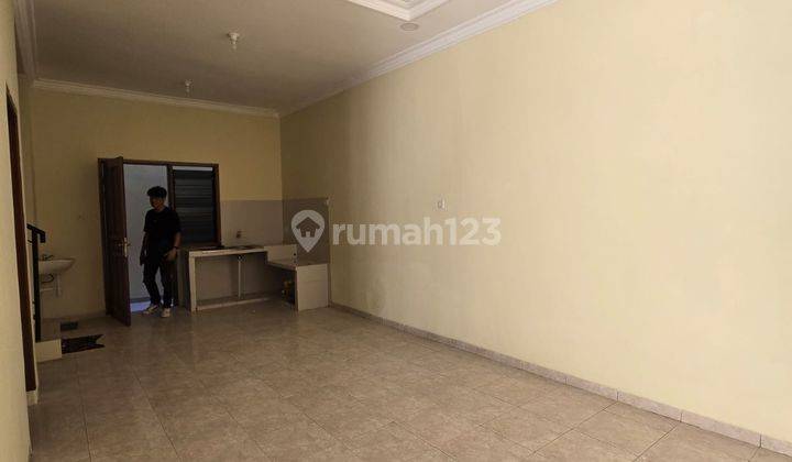 Rumah Second Like New di Perumahan Elit Surabaya Timur dekat Pakuwon City Mall 2