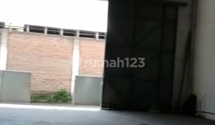 For Rent Warehouse in Kenjeran Area Only 70 Million Per Year Dual Access and Location Near Perak Port and Suramadu