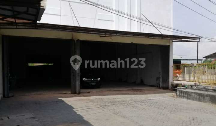 Affordable Wide Warehouse in Menganti Gresik, Commercial Location Suitable for All Businesses. Affordable Wide Warehouse in Menganti Gresik, Commercial Location Suitable for All Businesses.