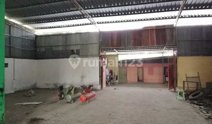 Affordable Wide Warehouse in Menganti Gresik, Commercial Location Suitable for All Businesses. Affordable Wide Warehouse in Menganti Gresik, Commercial Location Suitable for All Businesses.