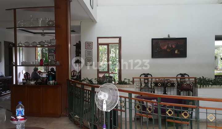 Dijual Rumah Mewah 2 Lantai SHM ( 6 KT ) di Pondok Labu 2