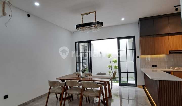 Rumah Model Kontemporer Modern di Kencana Loka Bsd (Free Kitchen Set ) 2