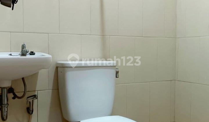 For Sale: 18-Room Two-Story Boarding House Fully Furnished Flood-Free in Bintaro, South Jakarta. 2