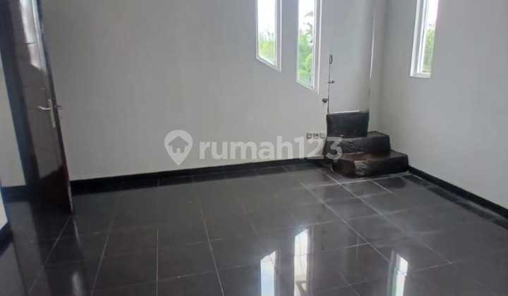 Dijual Rumah Bagus 2,5 Lantai Siap Huni di  Gading Serpong di Sektor 1G 2