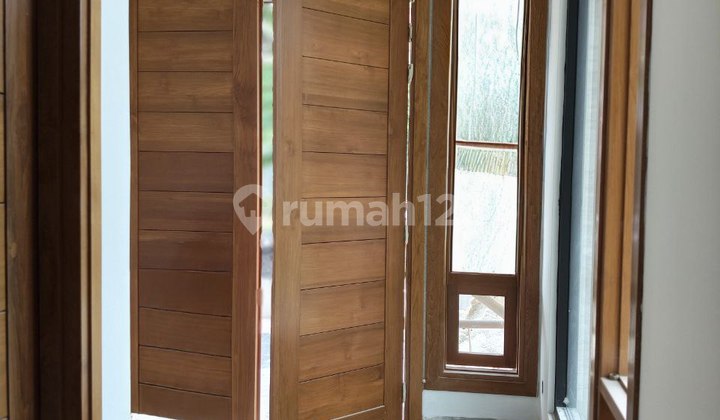 Dijual Rumah Baru Hoek Badan Modern Design di The Foresta BSD City Tangerang