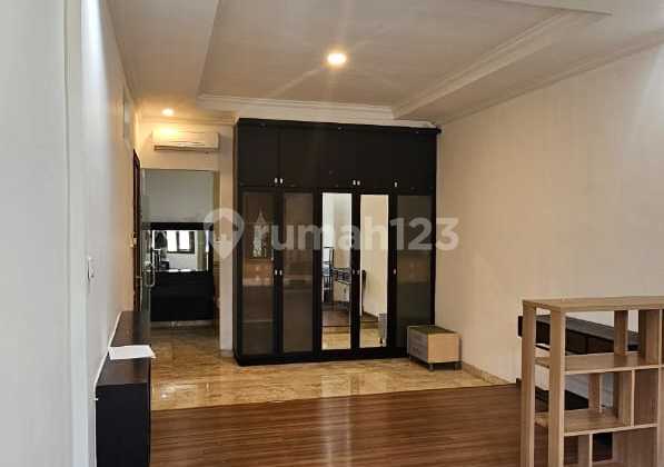 For Rent: Tidy Ready-to-Live Semi-Furnished House in Sutera Kirana Utama, Alam Sutera 2