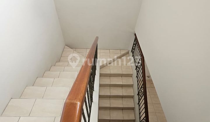 For Rent Semi-Furnished Ready-to-Occupy House in Montecarlo The Green BSD Tangerang