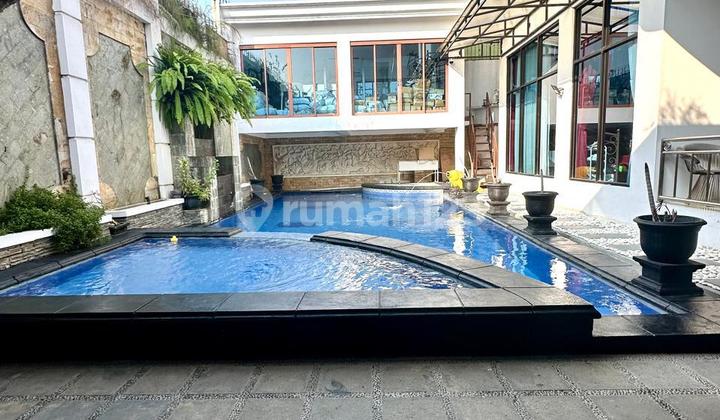 Rumah Mewah 2 Lantai Dekat Undip Tembalang Ada Kolam Renang Gym 1