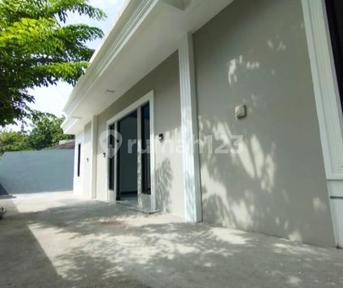 Rumah Bagus Furnished Baru Renov di Semarang Utara 1
