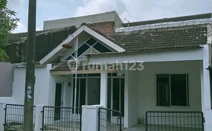 Good Cheap House Near City in East Semarang 1