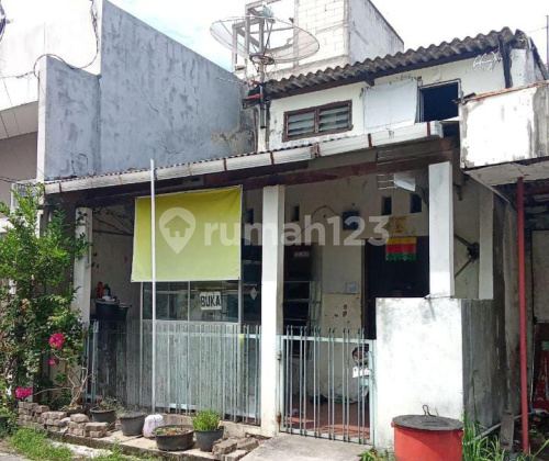 Affordable City Center House with 2 Car Access in Central Semarang 1