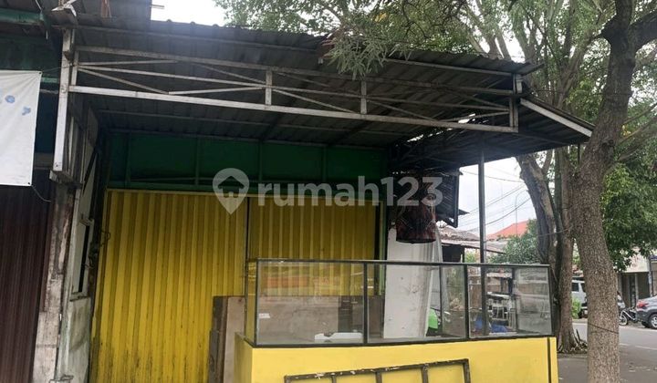 Shop House by the Main Road in Central Semarang Area 1