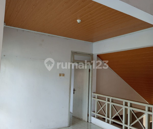 Rumah jual 2 lantai lingkungan nyaman murah di candisari semarang 2