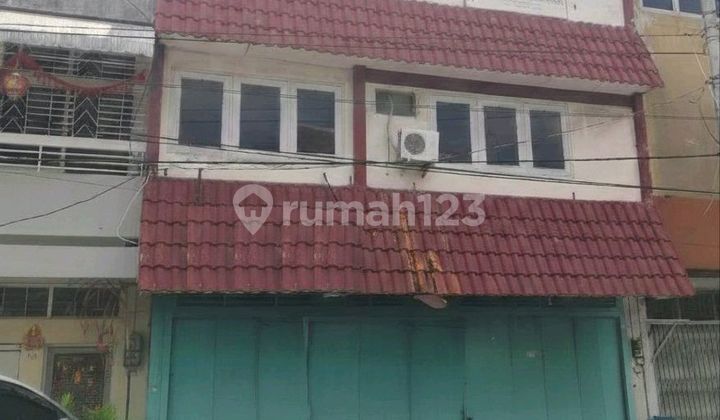 Affordable 3-Story Shophouse in Chinatown, Central Semarang, by the Main Road 1