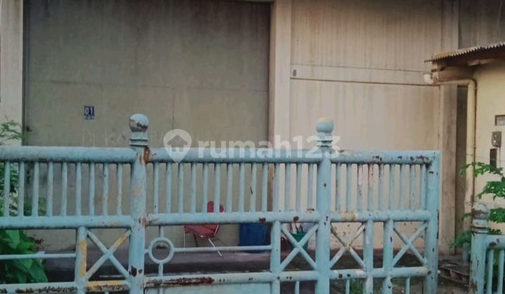 Wide Cheap Warehouse by the Main Road Near Semarang Toll 1