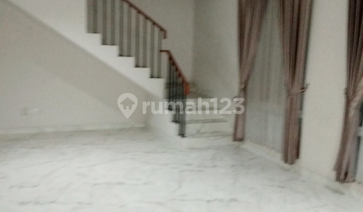 Rumah Modern Mewah Di Cluster Water Terrace Grand Wisata Bekasi