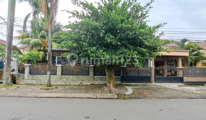 Rumah Hook Didukuh Zambrud Hadap Selatan Strategis Pinggir Jalan