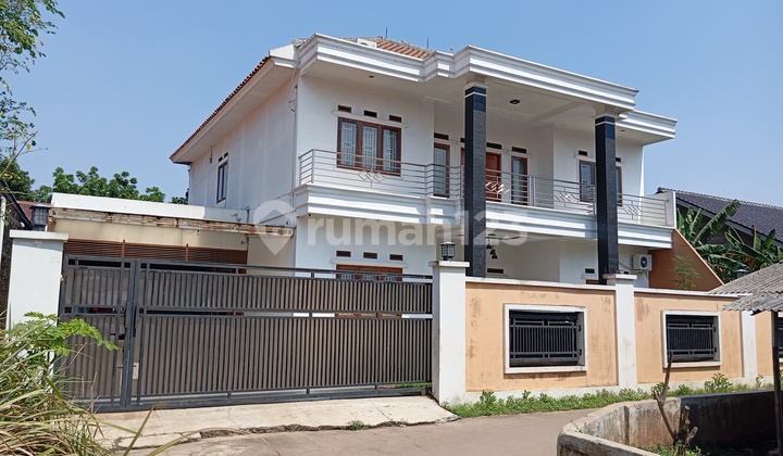 Rumah 2 Lt Mewah Strategis Dekat Fasilitas Premium Grand Wisata Rumah 2 Lt Mewah Strategis Dekat Fasilitas Premium Grand Wisata