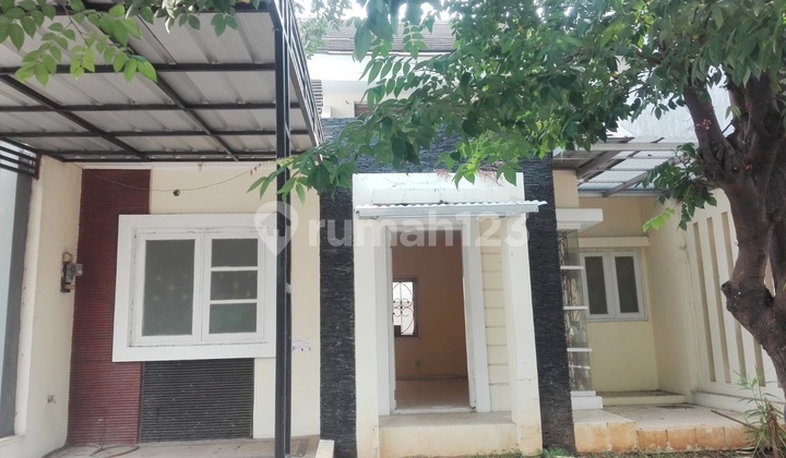 Strategic House with Complete Facilities in the Best Location at Grand Wisata 1