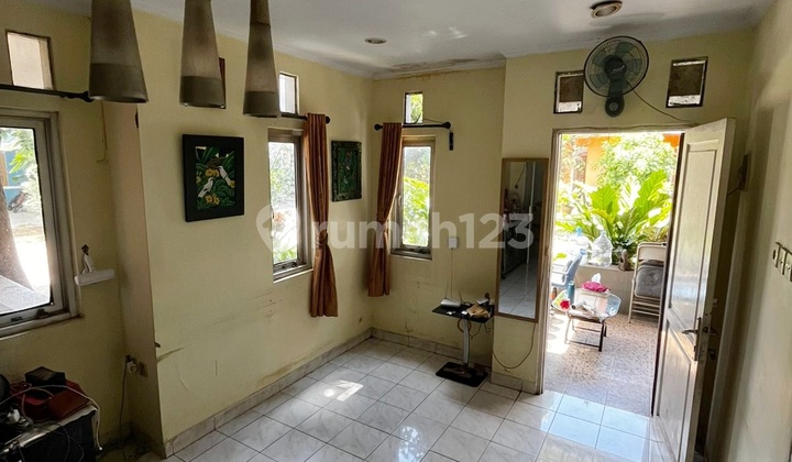 Cheap Hook House Below Market Price, Strategically Located in Duku Zambrud