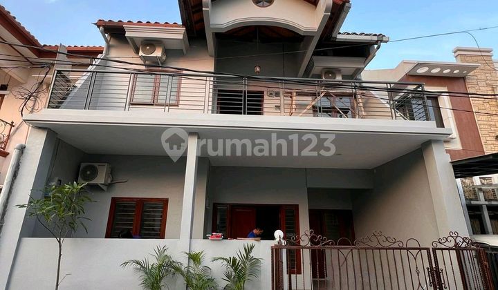 Rumah 2 LT SHM Baru Renovasi Jual Rugi Hanya 5 Mnt ke Stasiun LRT