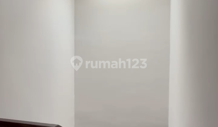 2-Story House in a Comfortable Cluster by Dipengasinan Road, Depok 2