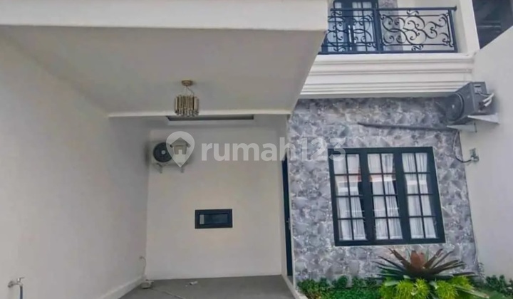 Rumah Murah 21/2 Lantai+(Dak Rooftop) Dipinggir Jalan Raya