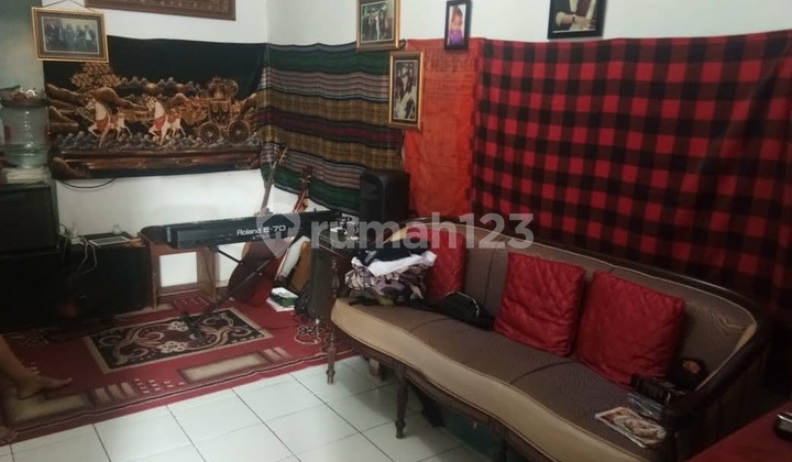 Minimalist Secondhand House in Cinangka Housing, Depok 2