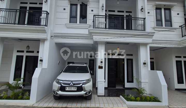New Luxury House in Maharaja Pancoran Mas Complex, Depok