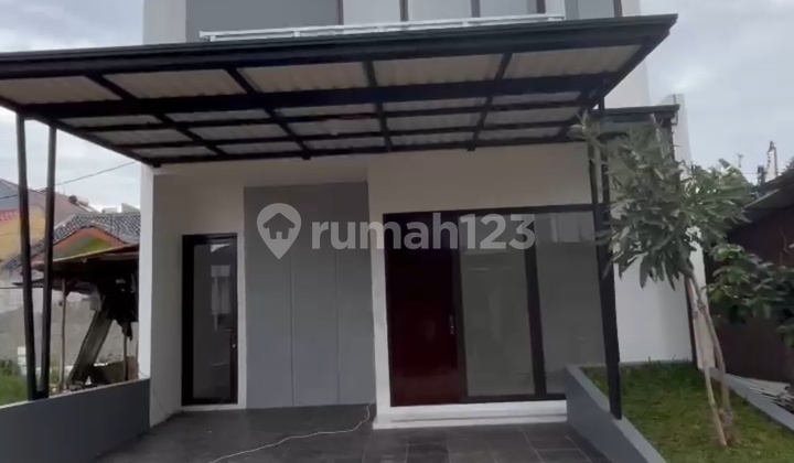 Dijual Rumah Nyaman Didalam Cluster Asri .Berlokasi Strategis Dipenxgasinanx Sawangan Depok Bergaya Minimalis Yg Dirancang Dgn Sangat Menarik. dan Mewah