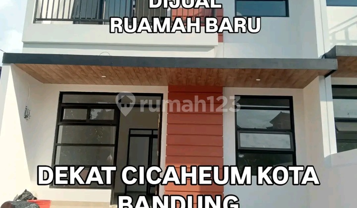 Rumah 2 Lantai Siap Huni, Strategis Bebas Banjir, Dekat Jalan Utama Kota Bandung