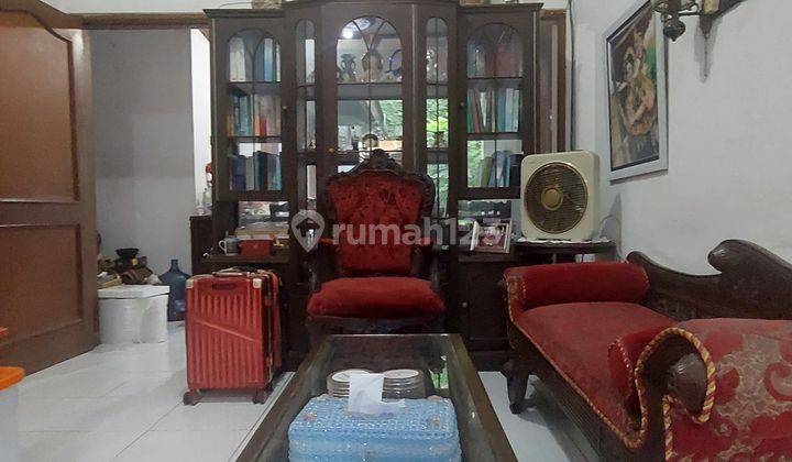 Sewa Kontrakan Rumah Kutisari Indah Selatan Komplek Elite, Furnished, Taman Asri, Garasi Hunian Nyaman 1