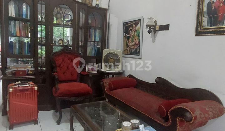 Sewa Kontrakan Rumah Kutisari Indah Selatan Komplek Elite, Furnished, Taman Asri, Garasi Hunian Nyaman 2