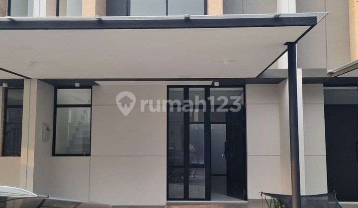 DISEWAKAN RUMAH PASIR PUTIH RESIDENCE PIK2 UKURAN 6x15 KOSONGAN BRAND NEW