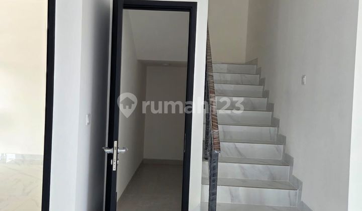 DISEWAKAN RUMAH DI VILLA PASIR PUTIH PIK2 UKURAN 10x20 BRAND NEW 2