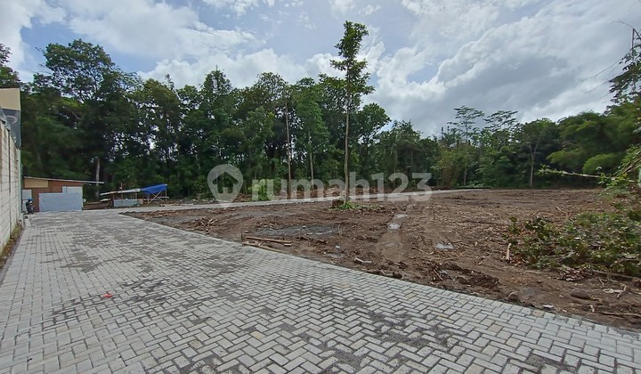 Near Puri Husada Hospital, Land Prospect for Building a Boarding House Near UII Near Puri Husada Hospital, Land Prospect for Building a Boarding House Near UII