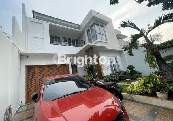 Dijual Rumah Bagus Cantik Mempesona di Jakarta Timur Dijual Rumah Bagus Cantik Mempesona di Jakarta Timur