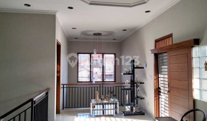 Comfortable House with a Beautiful Environment in Taman Aries Meruya 2
