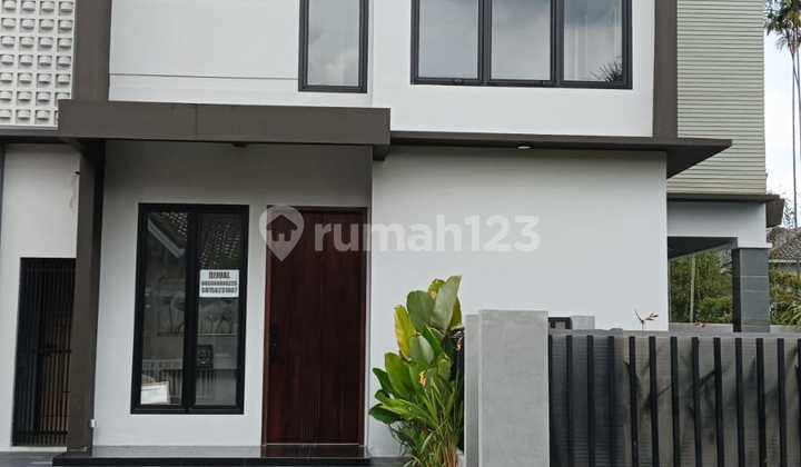 Rumah Hook Fully Furnished Mewah Nyaman, Kolam Renang
