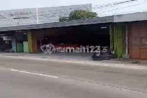 Golden Location for Business! Ex Showroom on Jl Raya Utama Pantura Bekasi Near Gas Station – For Sale!