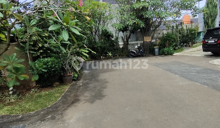 Comfortable, Spacious and Luxurious Home in Nouvelle Town Bintaro, South Jakarta 2