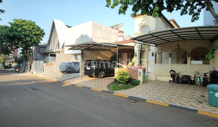 Spacious House in Bintaro Spanish Architecture