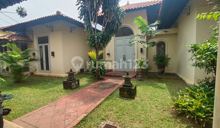 Sewa Rumah Asri, Lengkap Gazebo dan Kolam Renang Daerah Kemang Jakarta Selatan Sewa Rumah Asri, Lengkap Gazebo dan Kolam Renang Daerah Kemang Jakarta Selatan