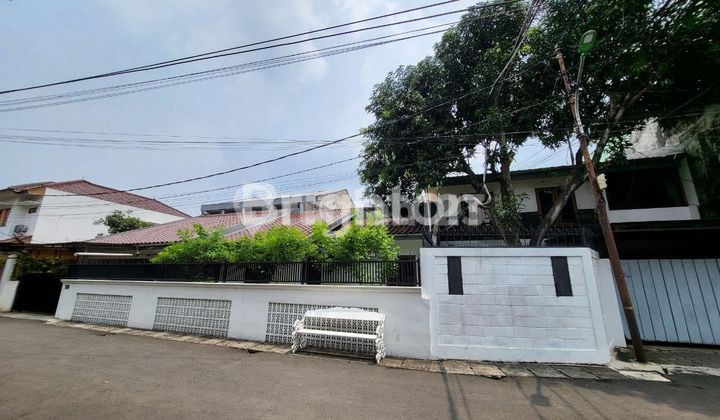 Dijual Rumah + Paviliun Siap Huni di Kawasan Asri Jakarta Selatan